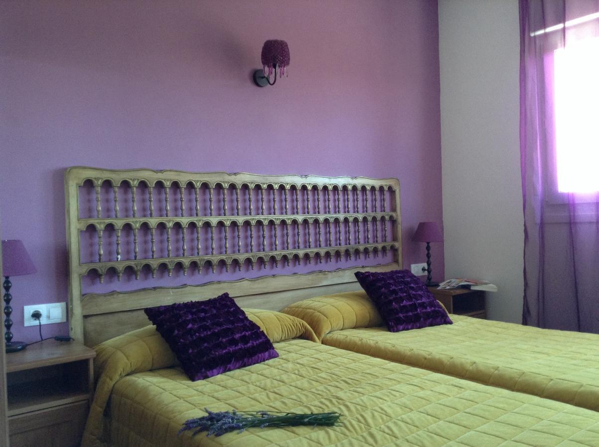Hostal Camino Del Perdon Uterga Exterior photo