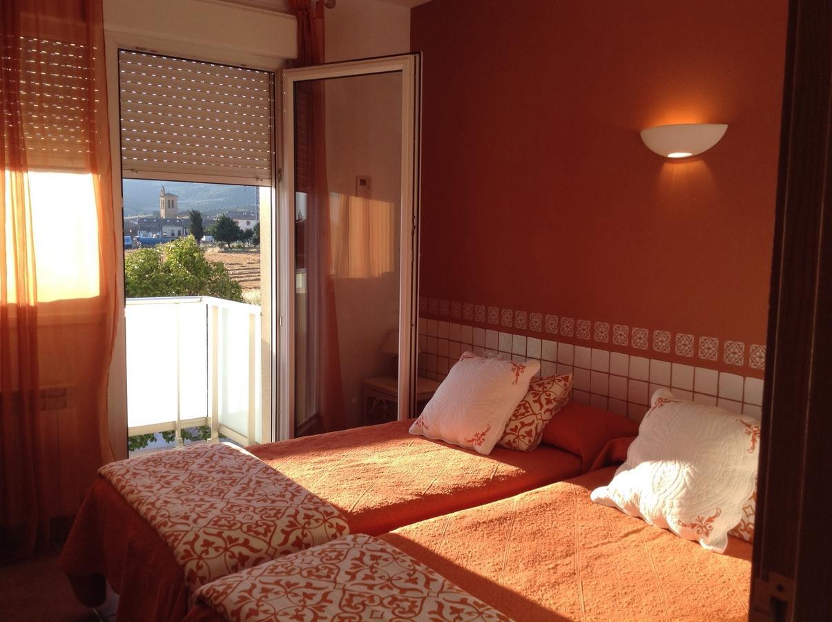 Hostal Camino Del Perdon Uterga Exterior photo