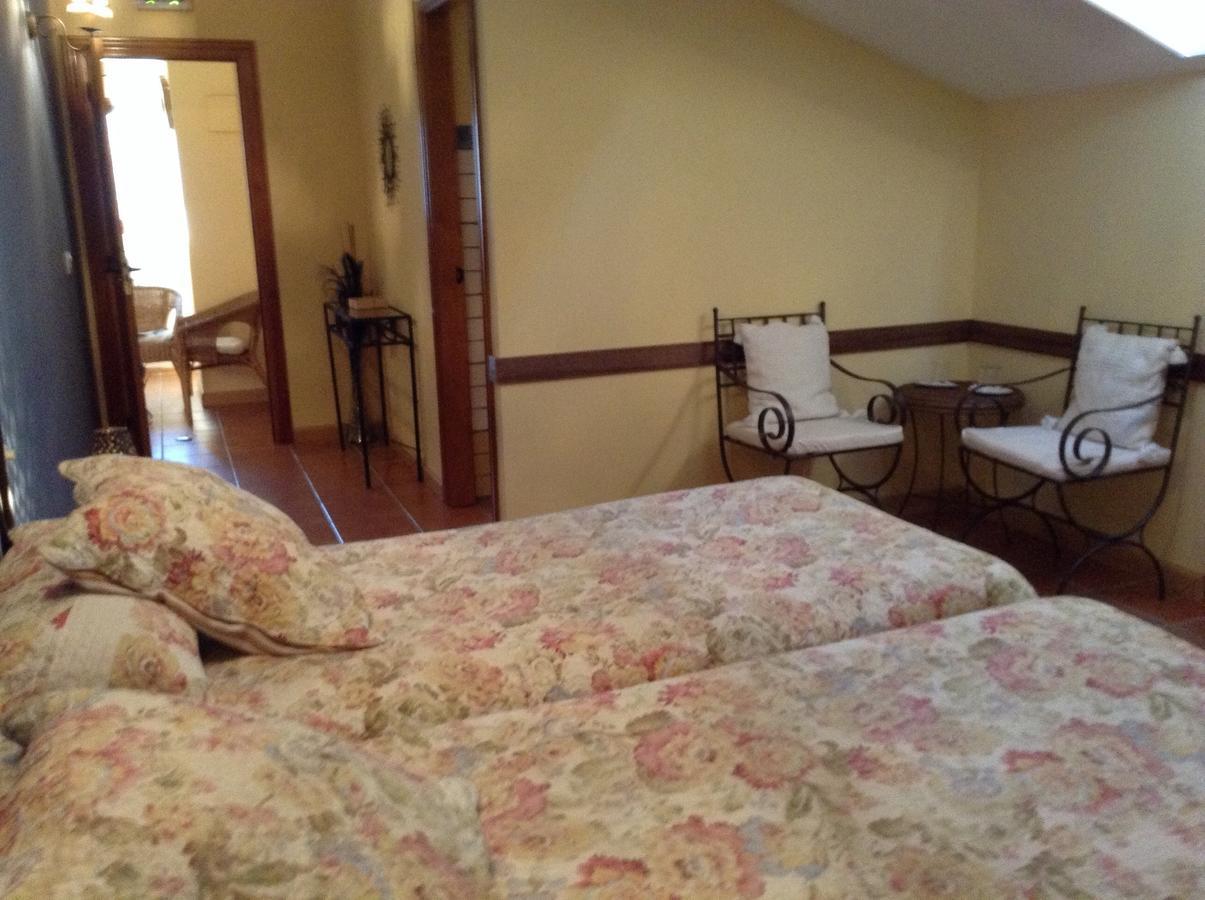 Hostal Camino Del Perdon Uterga Exterior photo